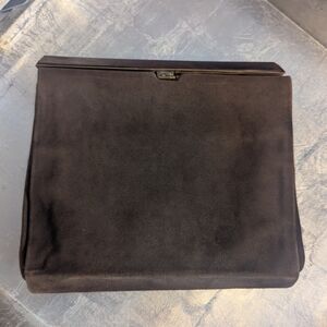 🤎 Vintage Suede Clutch Satin Lining Inside Pockets Bakelite 1940 Swag